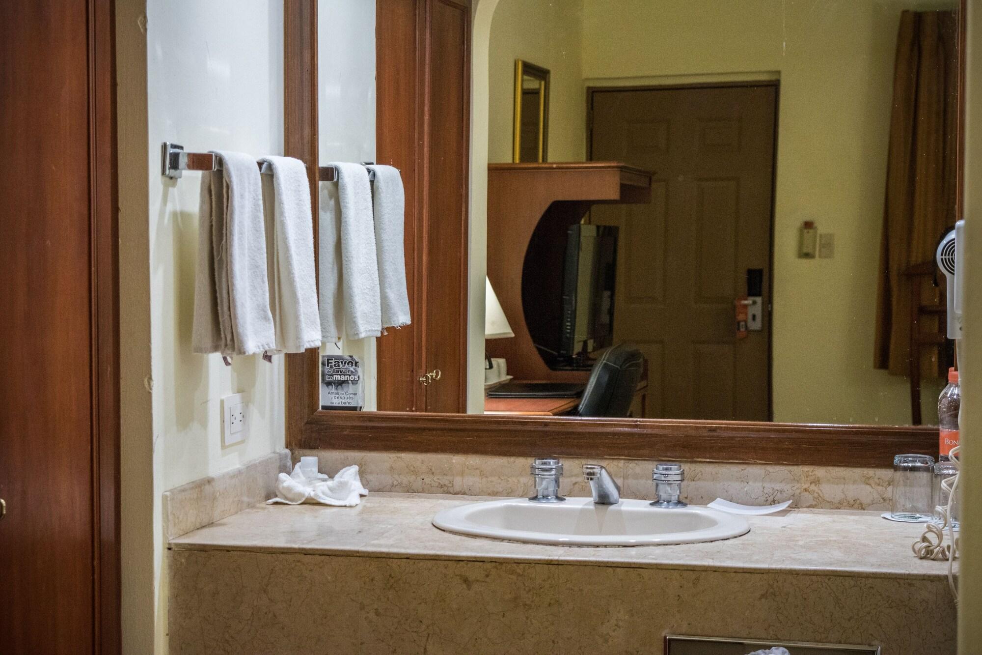 Quality Inn Ciudad Obregon Exterior photo